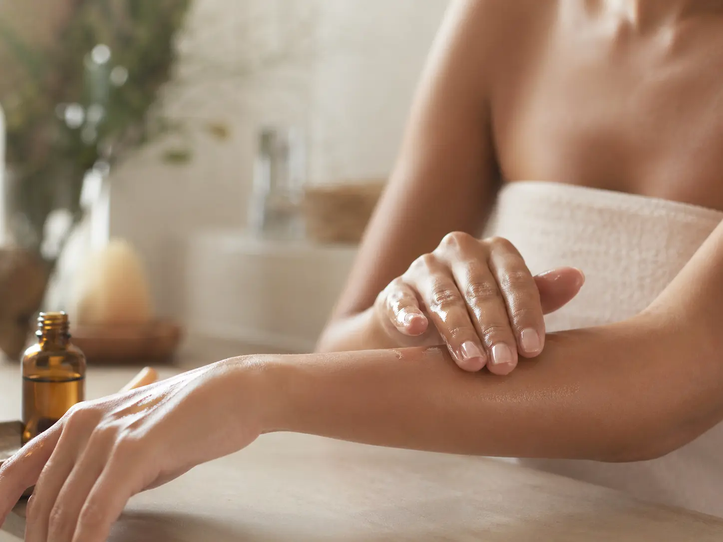 How to Build a Gentle Everyday Body Oil with Essential Oils